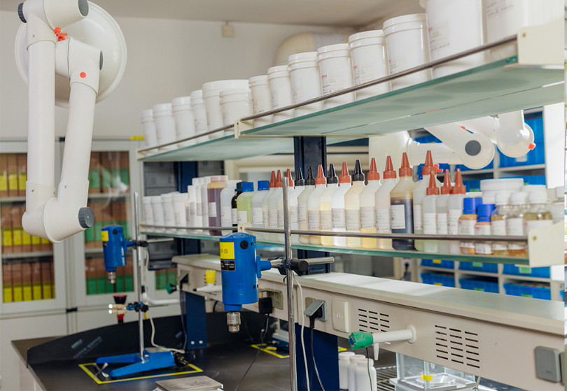 Keo nóng chảy PUR hay keo nóng chảy EVA cái nào tốt hơn?